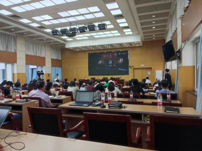 73108e1b4abeb36f94b9d2abdb9aab35